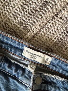 Abercrombie & Fitch High-Rise The Skinny Jeans Curve Love 32/14 short